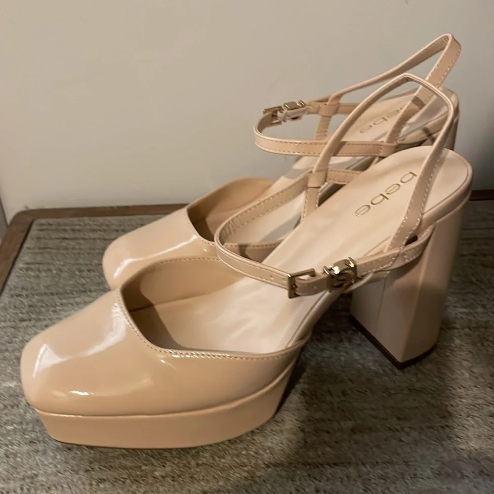 Bebe Janysa Patent Leather Platforms Size 10 Nude Square Toe Chunky Bratz Baddie